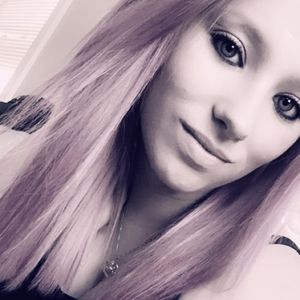 Meet your Posher, Desiree